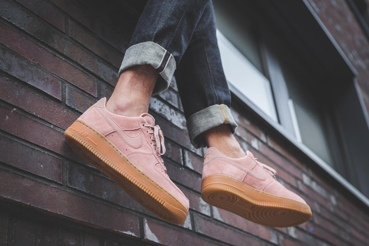 Nike Air Force 1 07 Lv8 Suede Particle Pink